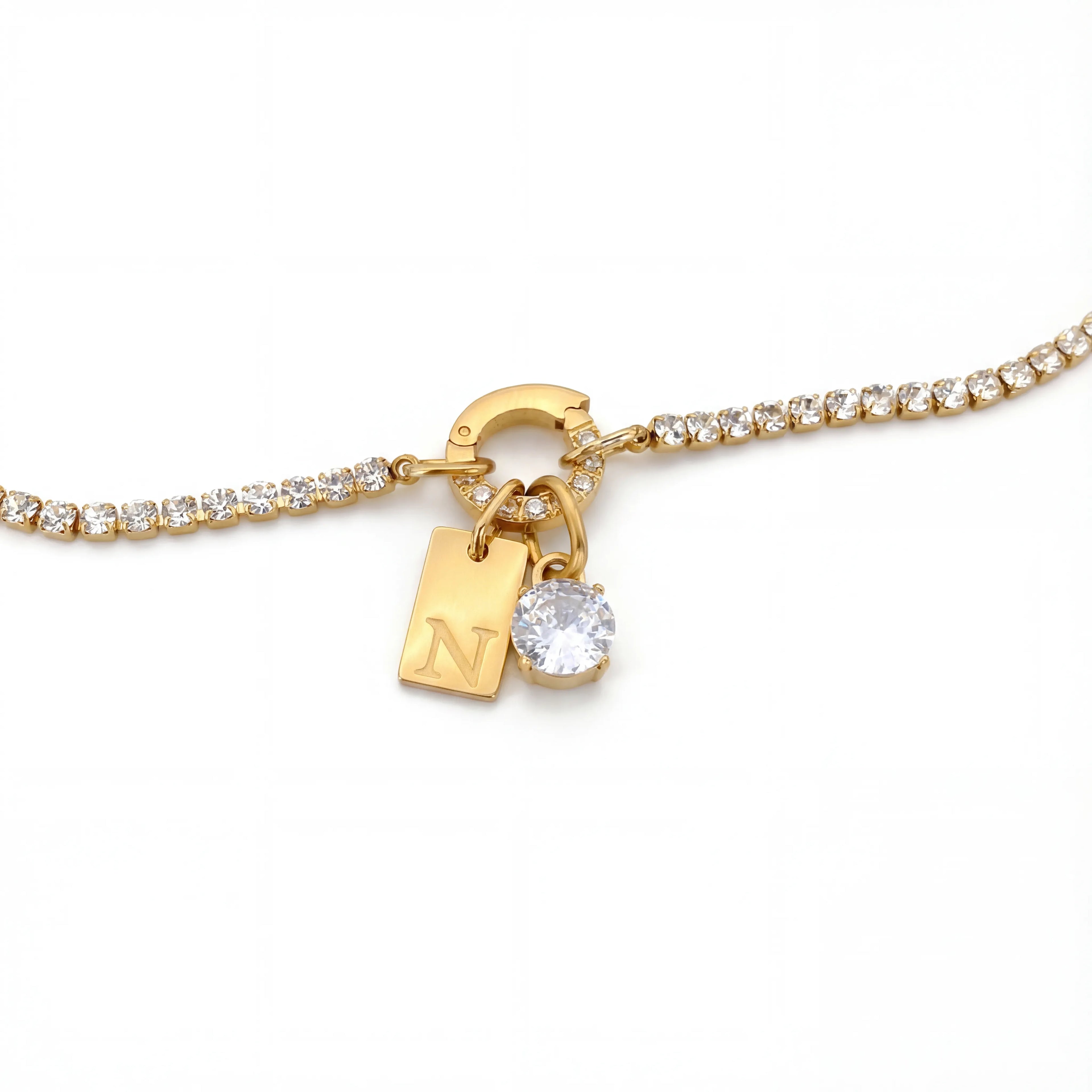 قلادة سوليا كارابينر بحرف أولي