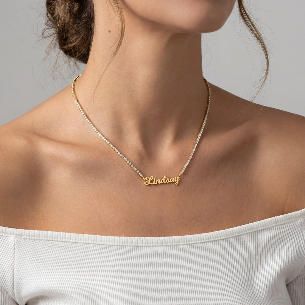 قلادة اسم مخصصة مع زركونيا