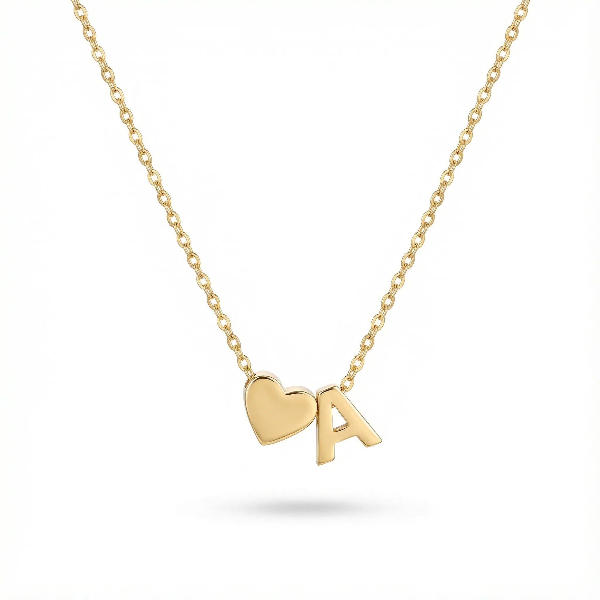 قلادة الحرف الأول على شكل قلب