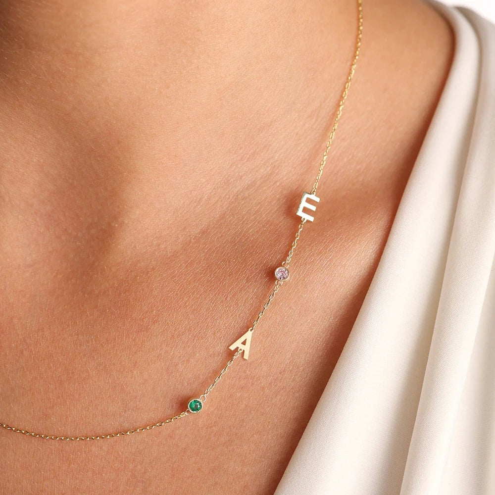 Colar Lateral Personalizado com Inicial