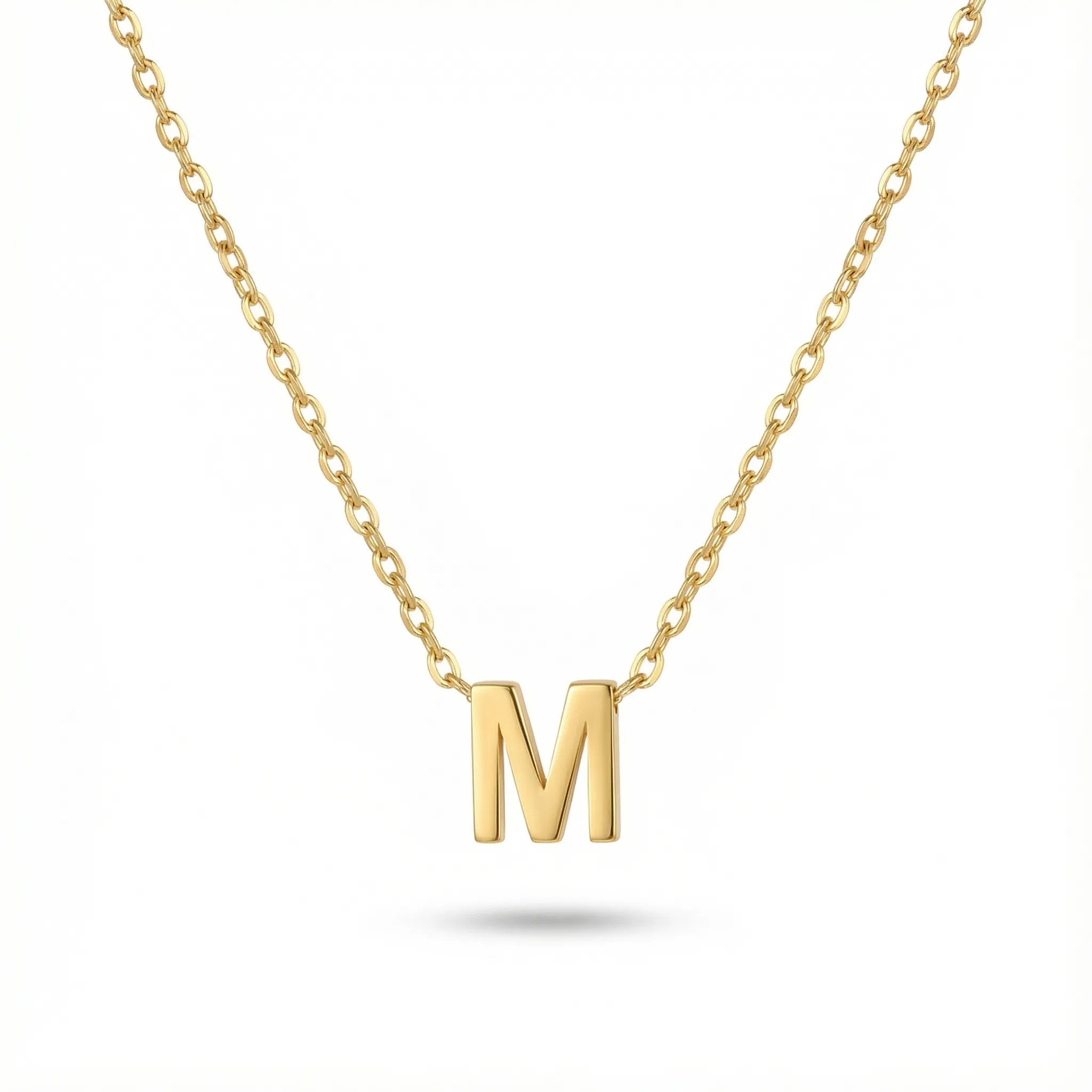 قلادة بحرف مخصص